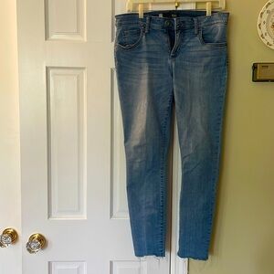 KUT from the Kloth jeans size 8 medium wash